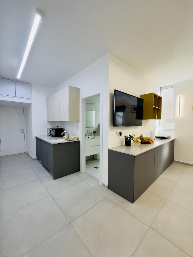 Amazing 2Rooms Apt In Bat Yam - Step By The Beach Екстериор снимка