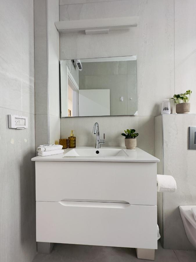 Amazing 2Rooms Apt In Bat Yam - Step By The Beach Екстериор снимка